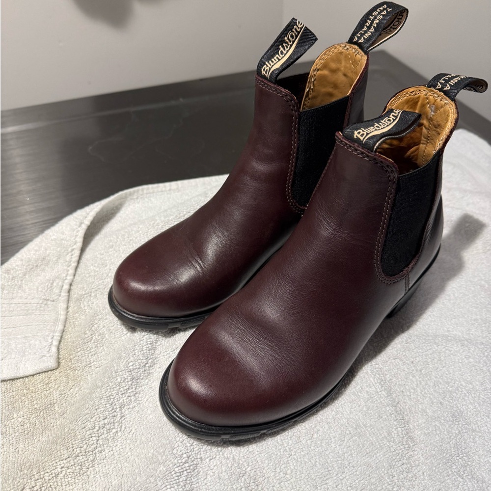 Women Shiraz Blundstone Boots with Heel Size 6.5 US